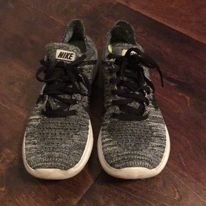 Fly knit Nike free run